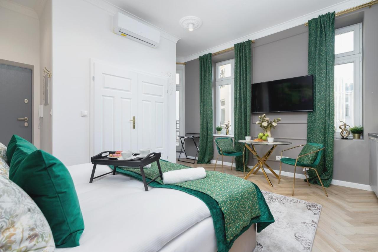 Kazimierz Studio With Jacuzzi By Renters Prestige Krakow Bagian luar foto